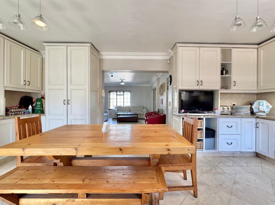 4 Bedroom Property for Sale in Zonnebloem Western Cape